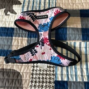 Tahari Dog harness size Large